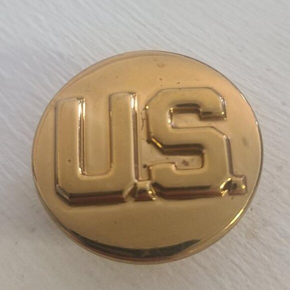 U.S. Army Military Vintage Uniform Lapel Pin Badge - USA United States America - Picture 1 of 4
